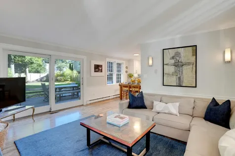 28 Pine Tree Lane Vineyard Haven MA 02568