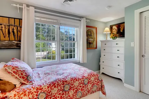 28 Pine Tree Lane Vineyard Haven MA 02568