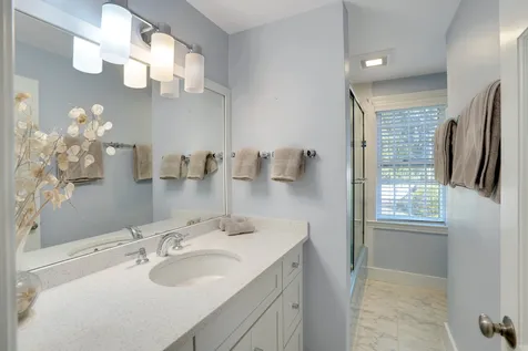 28 Pine Tree Lane Vineyard Haven MA 02568