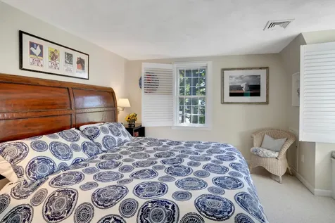 28 Pine Tree Lane Vineyard Haven MA 02568