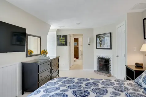 28 Pine Tree Lane Vineyard Haven MA 02568