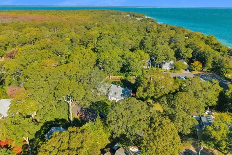 28 Pine Tree Lane Vineyard Haven MA 02568