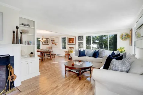 28 Pine Tree Lane Vineyard Haven MA 02568