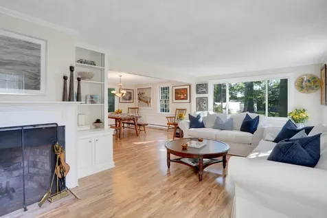 28 Pine Tree Lane Vineyard Haven MA 02568