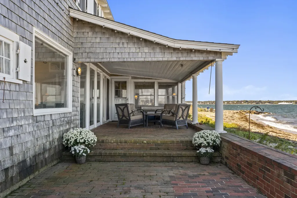 311 East Chop Drive Oak Bluffs MA 02557