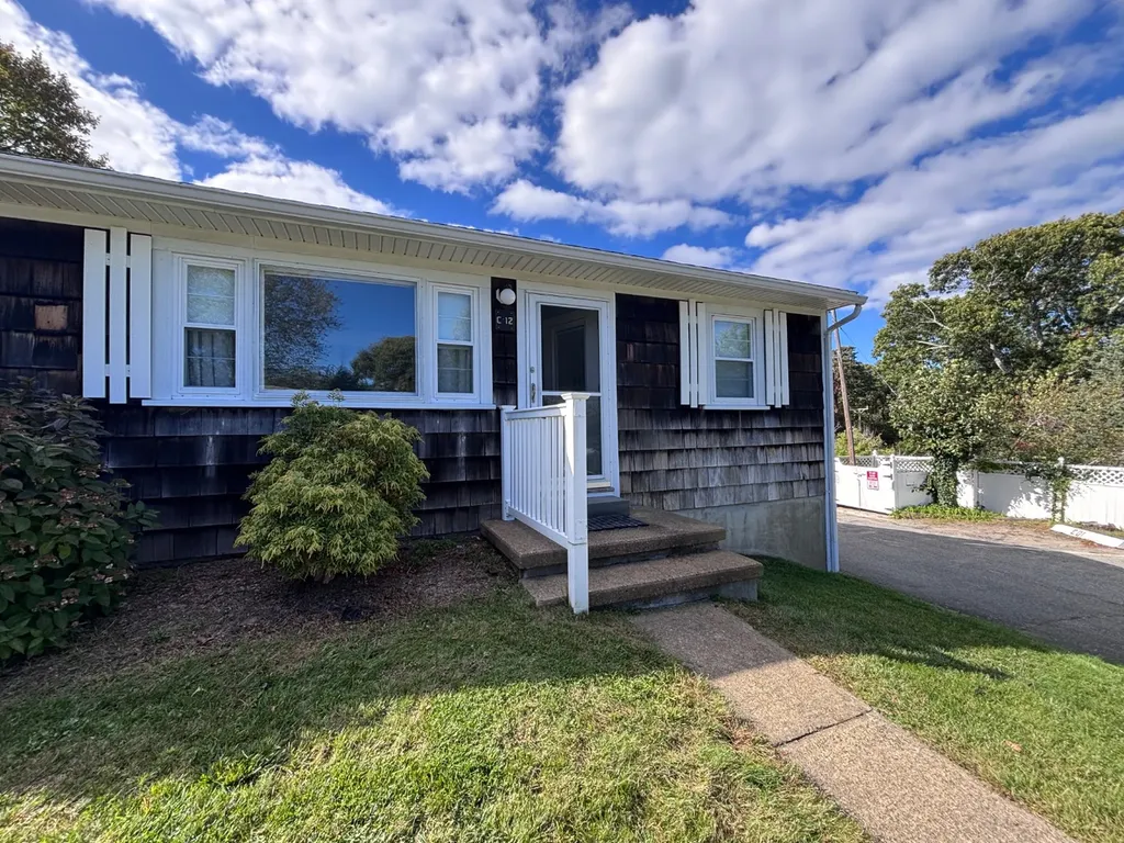 124 Skiff Avenue Vineyard Haven MA 02568