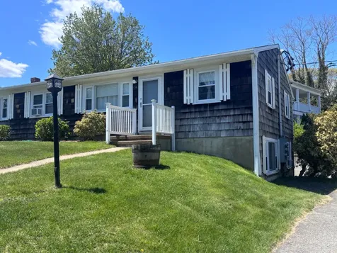 124 Skiff Avenue Vineyard Haven MA 02568