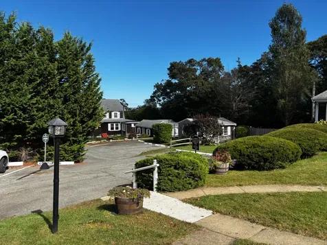 124 Skiff Avenue Vineyard Haven MA 02568