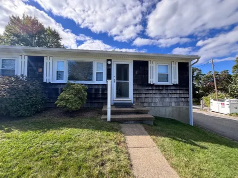 124 Skiff Avenue Vineyard Haven MA 02568