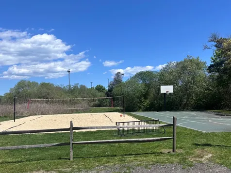 124 Skiff Avenue Vineyard Haven MA 02568