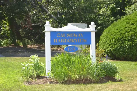 124 Skiff Avenue Vineyard Haven MA 02568