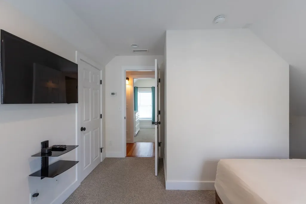 113 Dukes County Avenue Oak Bluffs MA 02557