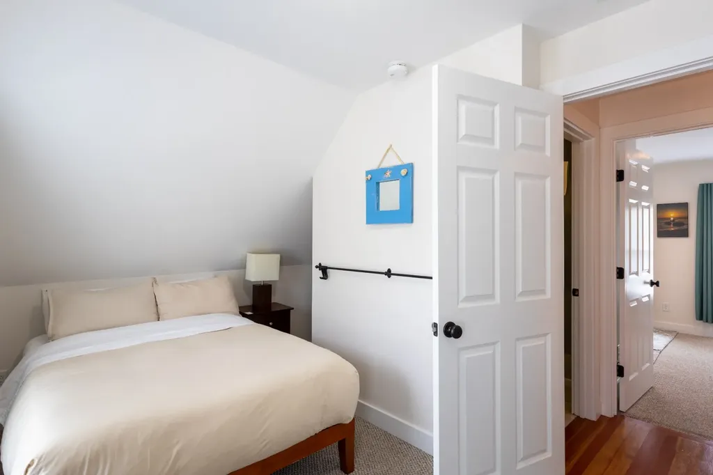 113 Dukes County Avenue Oak Bluffs MA 02557