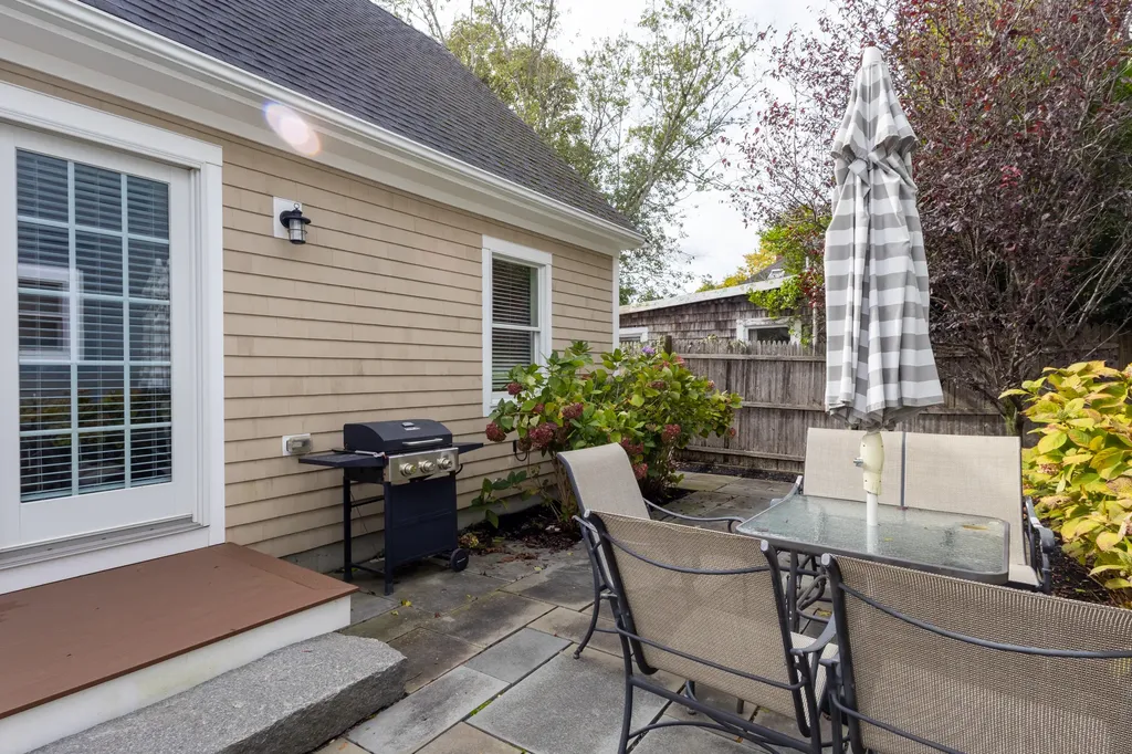 113 Dukes County Avenue Oak Bluffs MA 02557