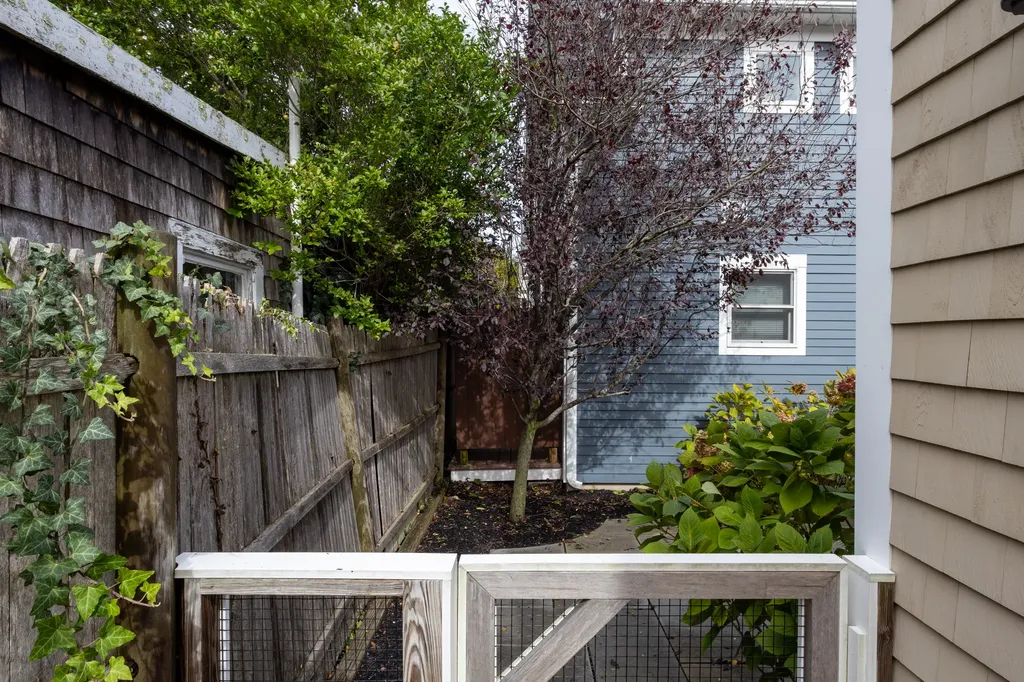 113 Dukes County Avenue Oak Bluffs MA 02557