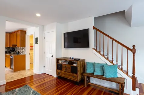 113 Dukes County Avenue Oak Bluffs MA 02557