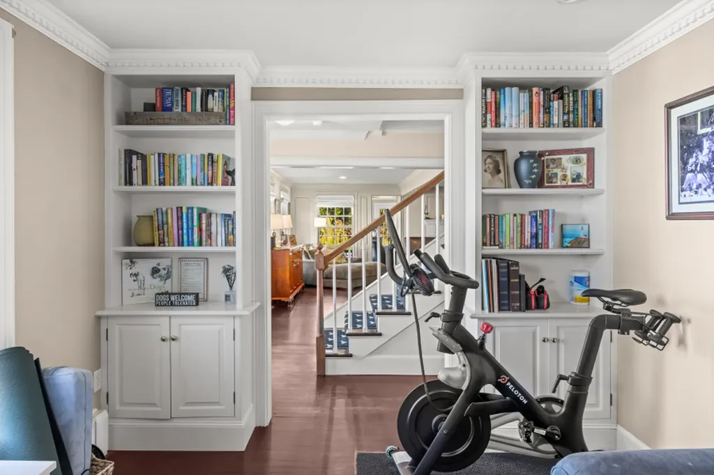 9 Fowler Avenue Edgartown MA 02539