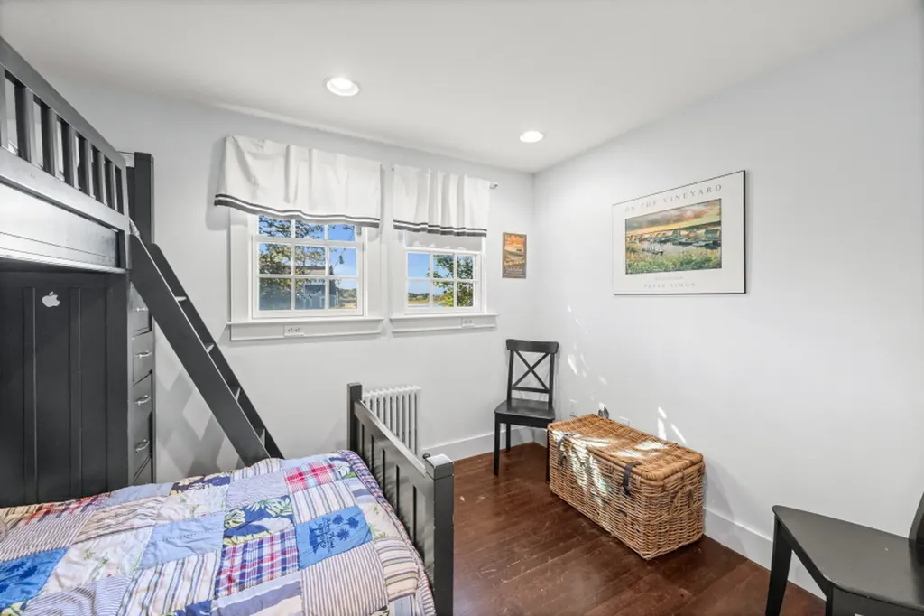 9 Fowler Avenue Edgartown MA 02539