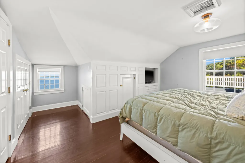 9 Fowler Avenue Edgartown MA 02539