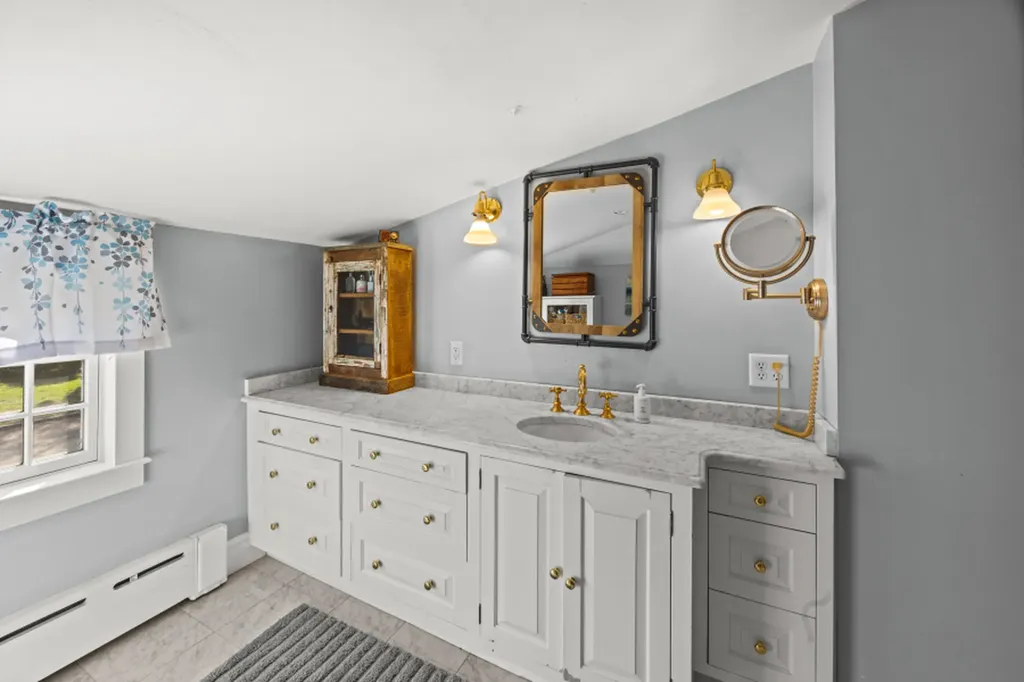 9 Fowler Avenue Edgartown MA 02539