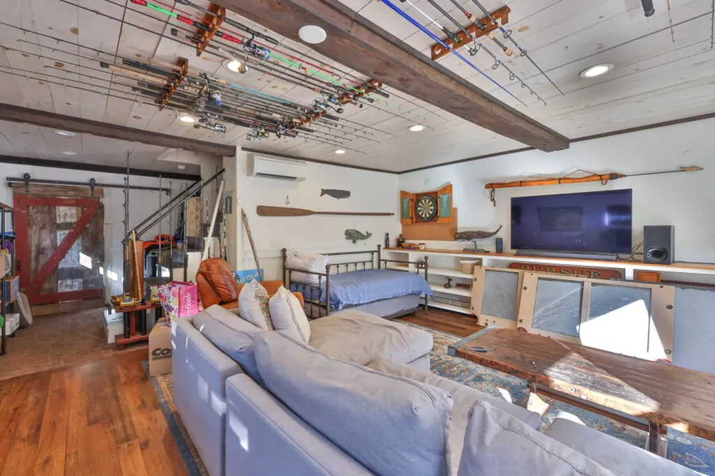 9 Fowler Avenue Edgartown MA 02539