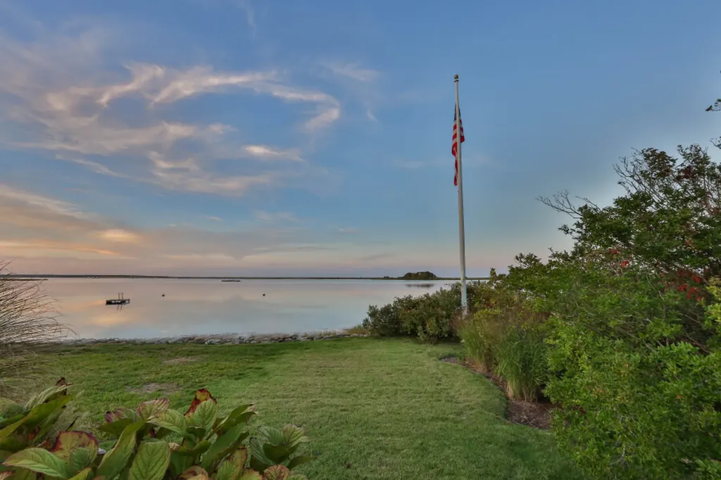 9 Fowler Avenue Edgartown MA 02539