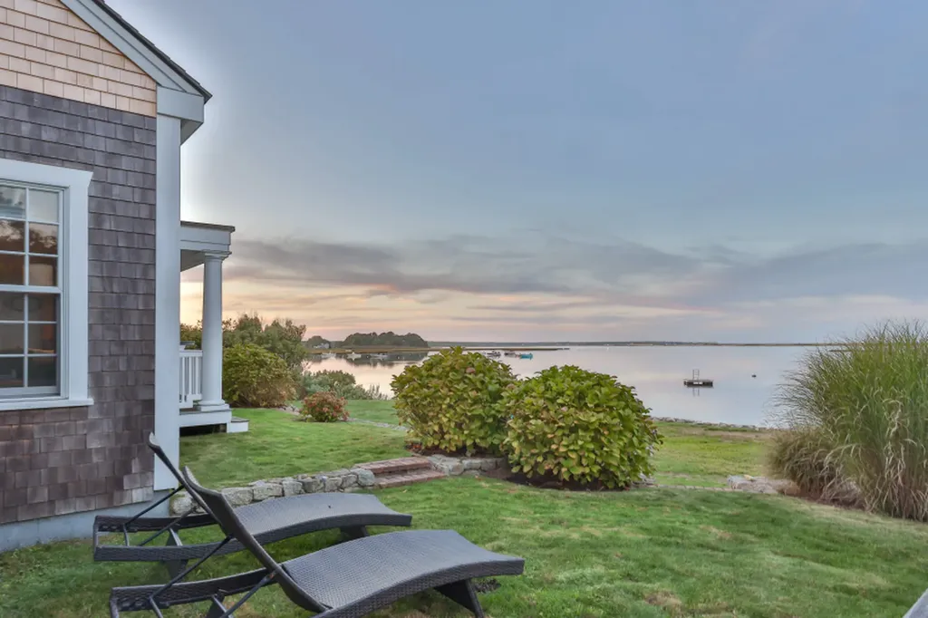 9 Fowler Avenue Edgartown MA 02539