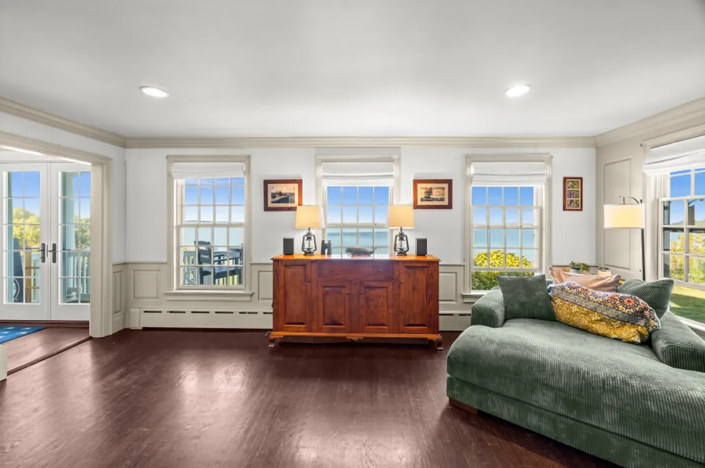 9 Fowler Avenue Edgartown MA 02539