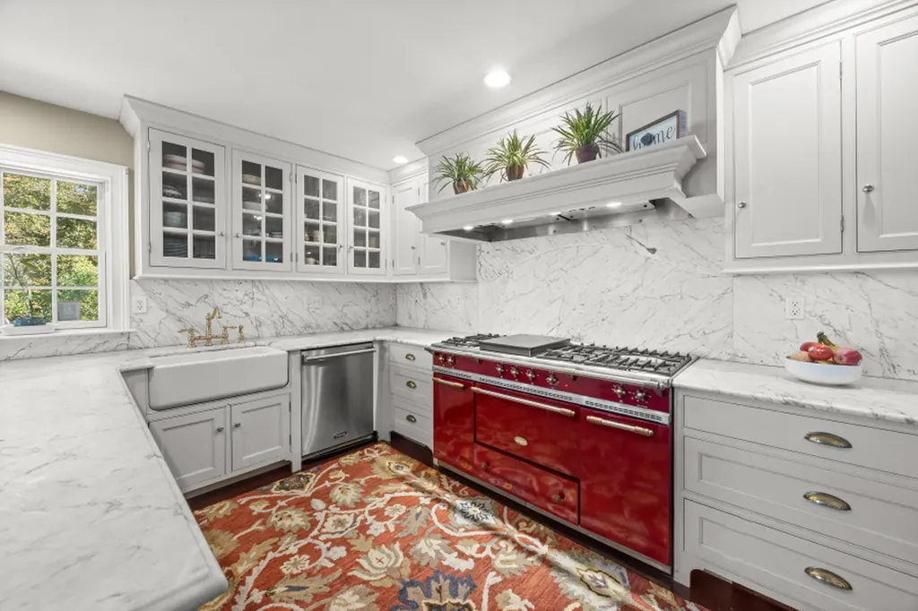 9 Fowler Avenue Edgartown MA 02539