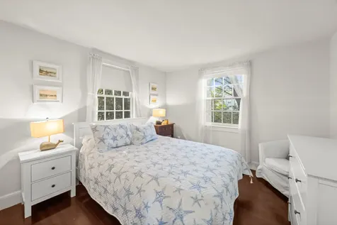 9 Fowler Avenue Edgartown MA 02539