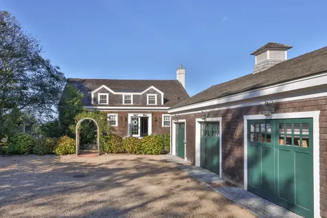 9 Fowler Avenue Edgartown MA 02539