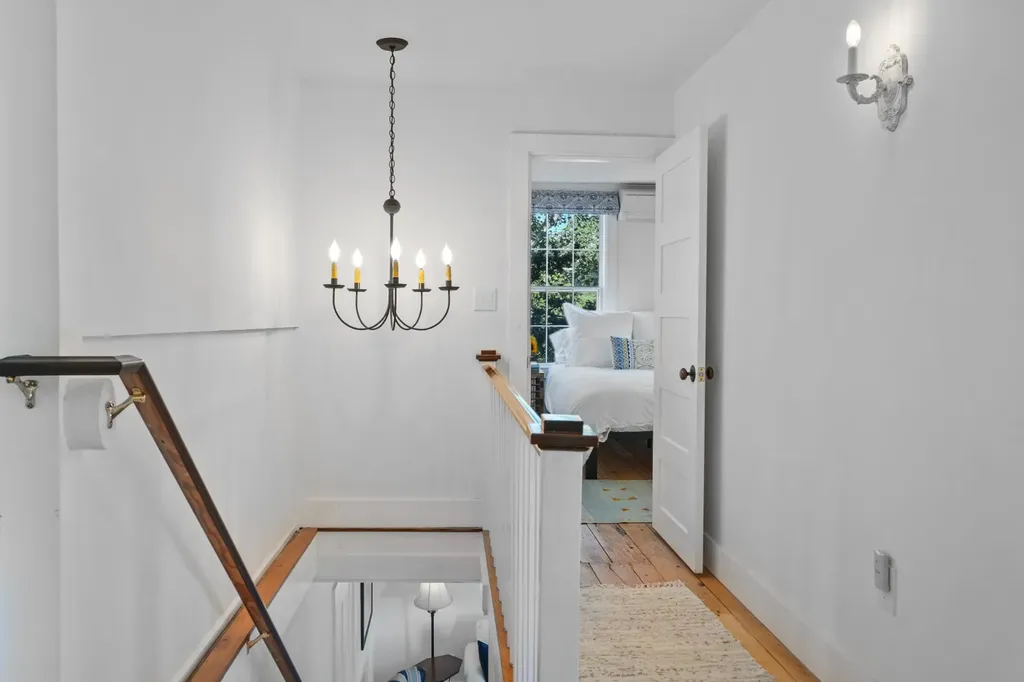 187 Lagoon Pond Road Vineyard Haven MA 02568