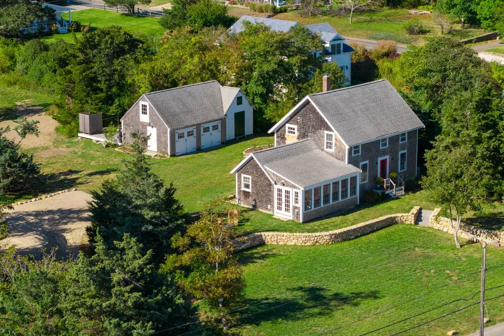 187 Lagoon Pond Road Vineyard Haven MA 02568