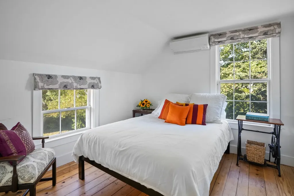 187 Lagoon Pond Road Vineyard Haven MA 02568