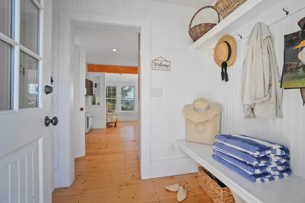 187 Lagoon Pond Road Vineyard Haven MA 02568