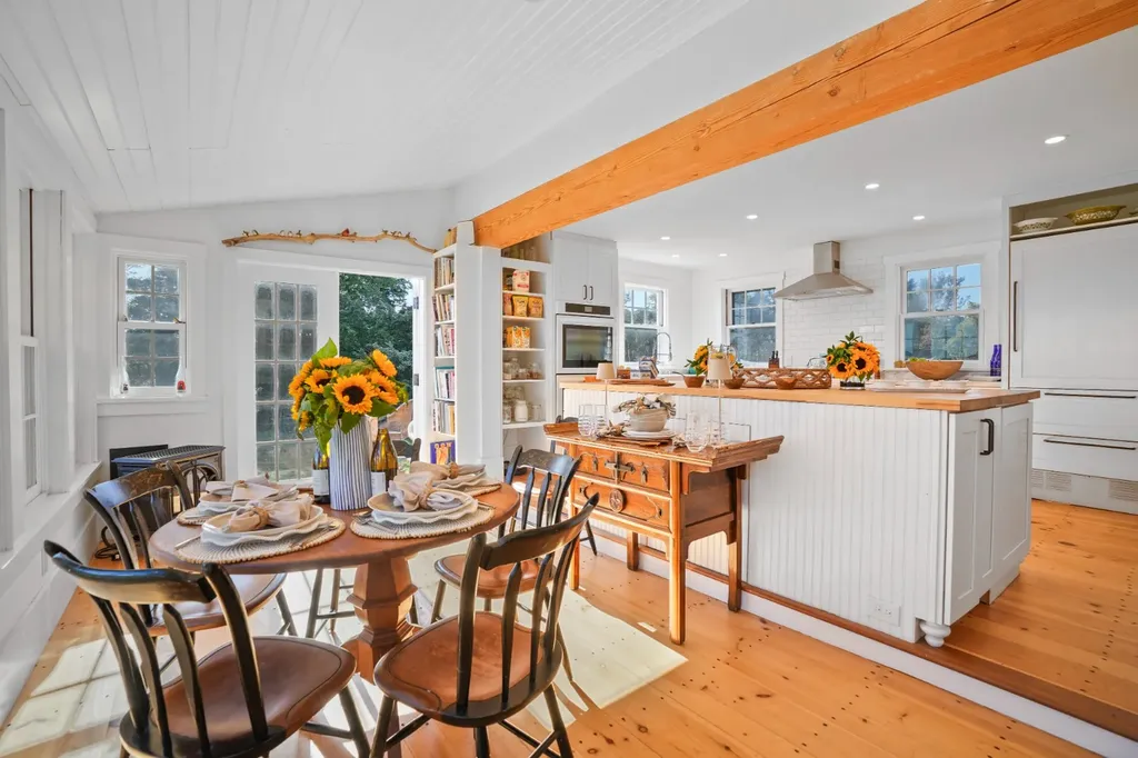 187 Lagoon Pond Road Vineyard Haven MA 02568