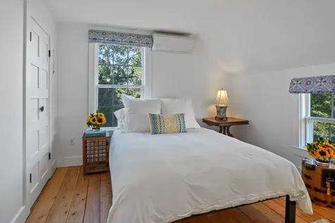 187 Lagoon Pond Road Vineyard Haven MA 02568