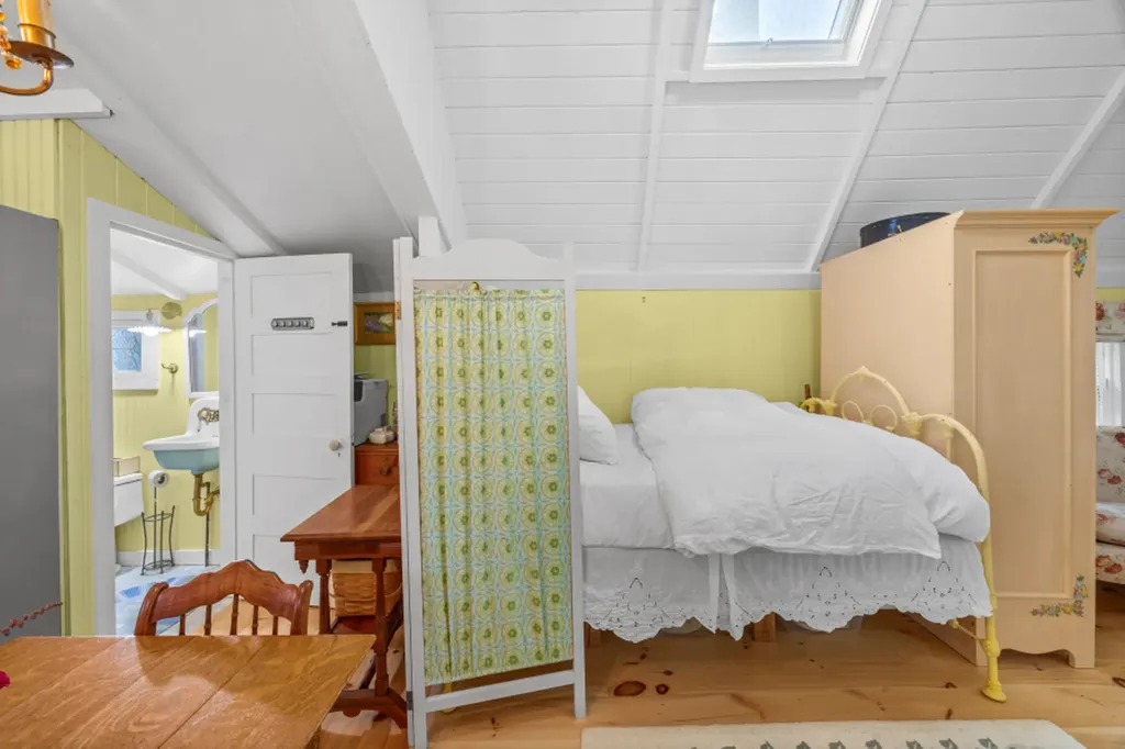 2 Lincoln Avenue Oak Bluffs MA 02557