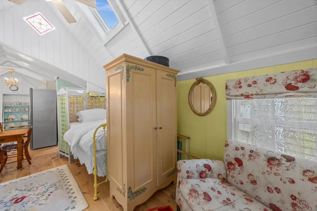 2 Lincoln Avenue Oak Bluffs MA 02557