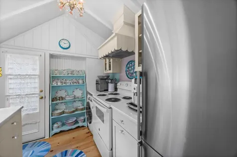 2 Lincoln Avenue Oak Bluffs MA 02557