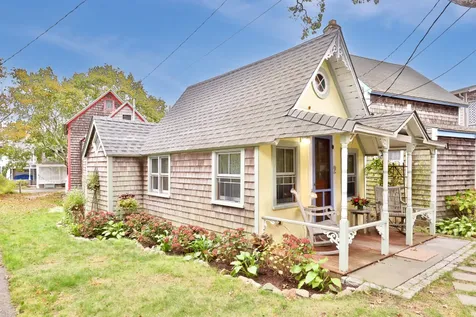 2 Lincoln Avenue Oak Bluffs MA 02557