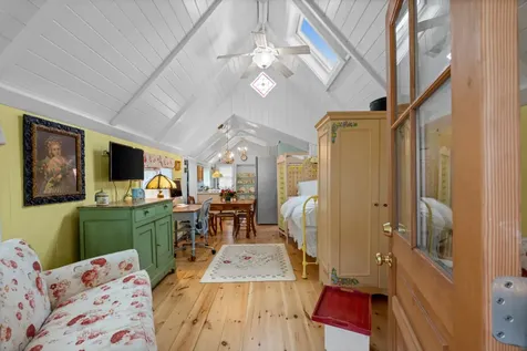 2 Lincoln Avenue Oak Bluffs MA 02557