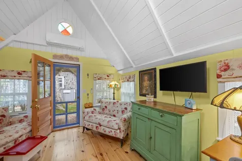 2 Lincoln Avenue Oak Bluffs MA 02557