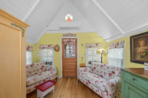 2 Lincoln Avenue Oak Bluffs MA 02557