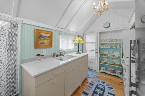 2 Lincoln Avenue Oak Bluffs MA 02557