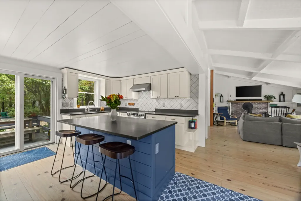 10 Dory Circle Edgartown MA 02539