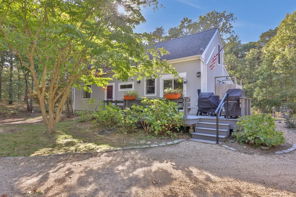 10 Dory Circle Edgartown MA 02539