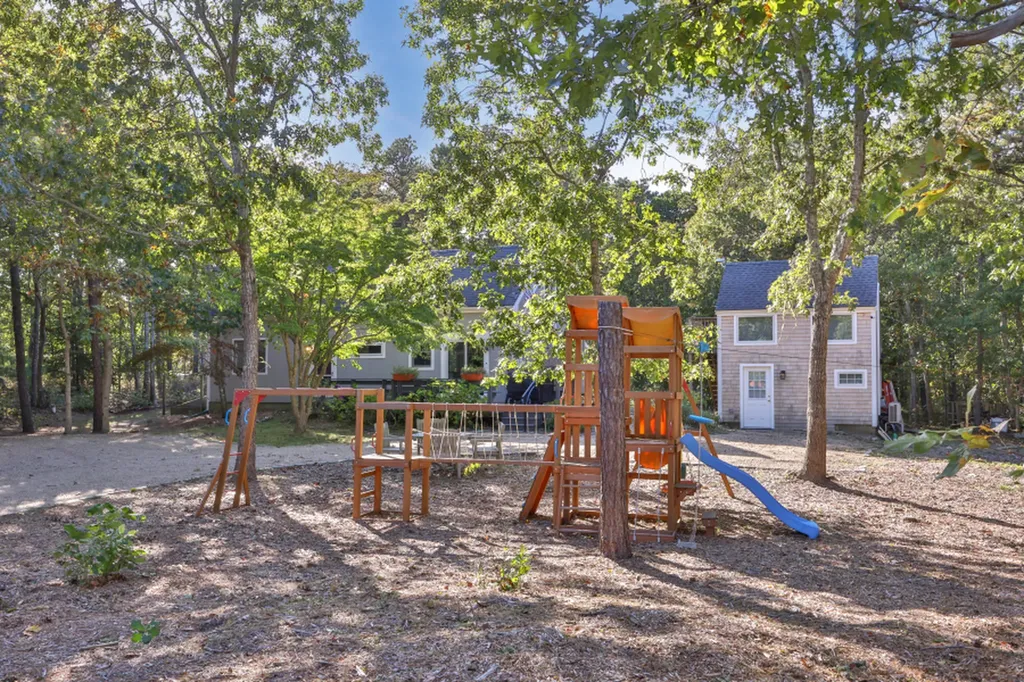 10 Dory Circle Edgartown MA 02539