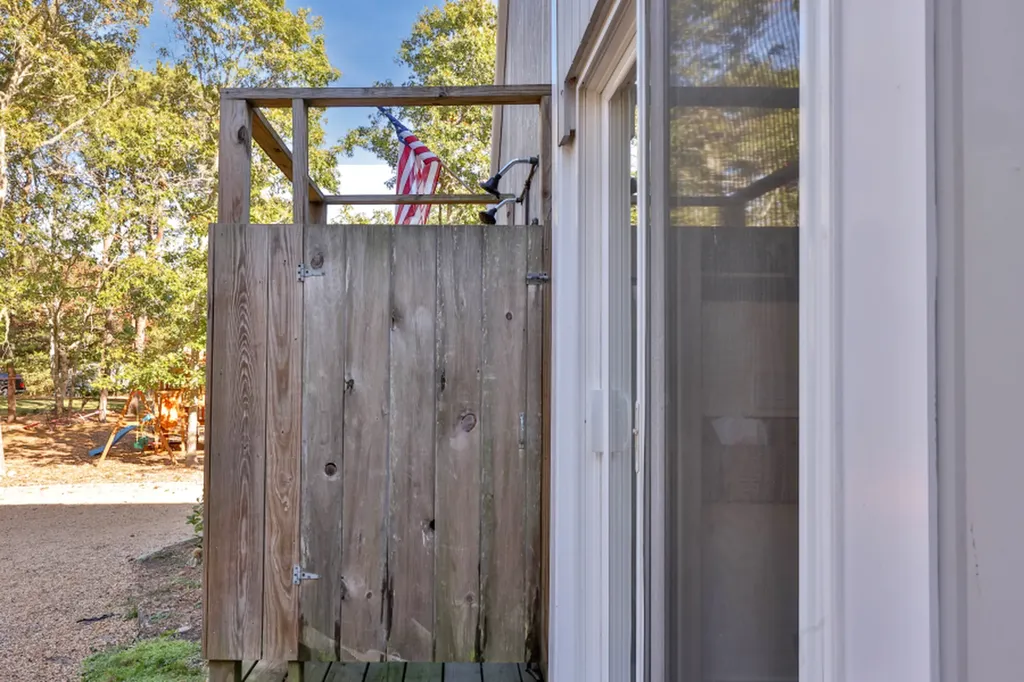 10 Dory Circle Edgartown MA 02539