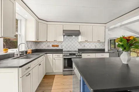 10 Dory Circle Edgartown MA 02539